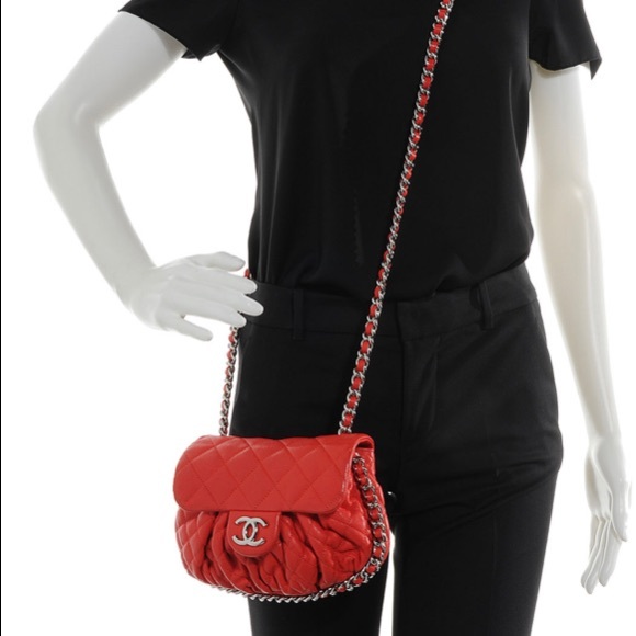 TRADE —Chanel chain cross bag - Picture 8 of 9